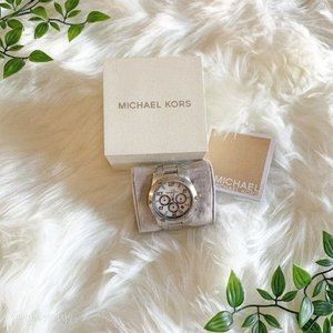 Michael Kors Silver Stainless Steel Analog Time Date Watch